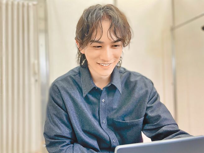 町田啓太11日接受台灣媒體視訊聯訪，為來台見面會催票。（LDH愛夢悅提供）