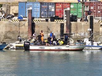 金門復國墩男釣客落海 警消救起急送醫搶救