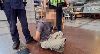 恐怖男恐嚇民眾亮刀揮舞  中市警霸氣「大外割」壓制