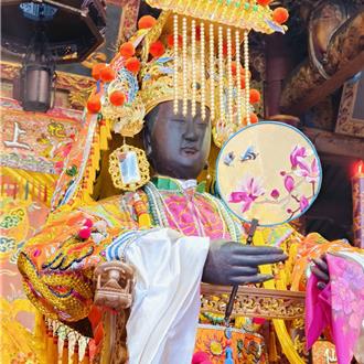 台南萬聖節、萬神節雙拼 媽祖、聖母搭雙層巴士出巡