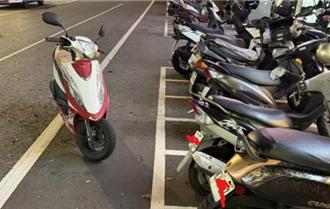 機車遭人移出機車格停路中難開罰　網諷「台灣法律是保護壞人」
