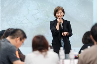 民进党客家青年培力营   前竹市副市长沈慧虹回娘家开讲