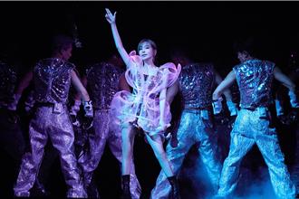 王心凌攻蛋第2晚！金曲歌王突現身　口袋掏出「1物」喊壓力大