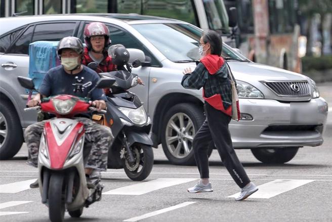 调查显示，有53.8%的日本民眾不喜欢台湾的一点是「交通太乱」。（资料照）