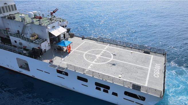 无人机起飞执行任务。（海巡署提供）