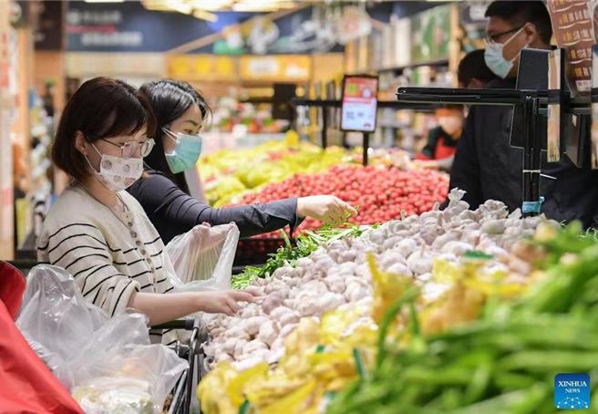 大陆国家统计局解读：9月份CPI环比持平，PPI环比降幅收窄。（新华社）