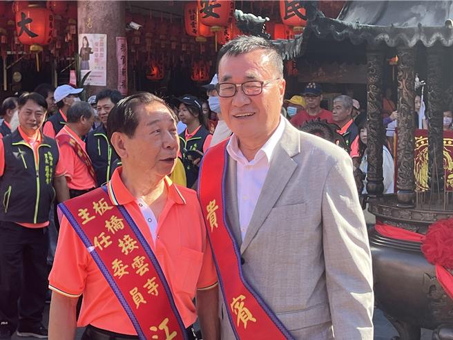 台北市副市長李四川上午參加板橋接雲寺遶境活動。（王揚傑攝）