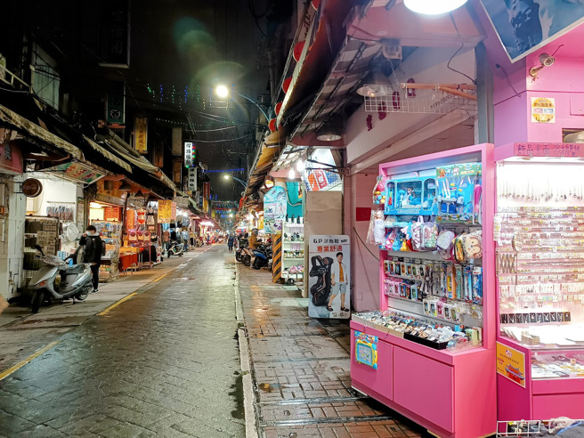 新北市新庄老街的庙街夜市，以前非常热闹。（图／翻摄自Google Map）