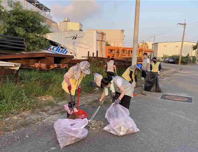 村里大清潔作戰自去年辦理至今，已完成326個村里，距離全縣357個村里完成率已逾9成。(嘉義縣政府提供／呂妍庭嘉義傳真)