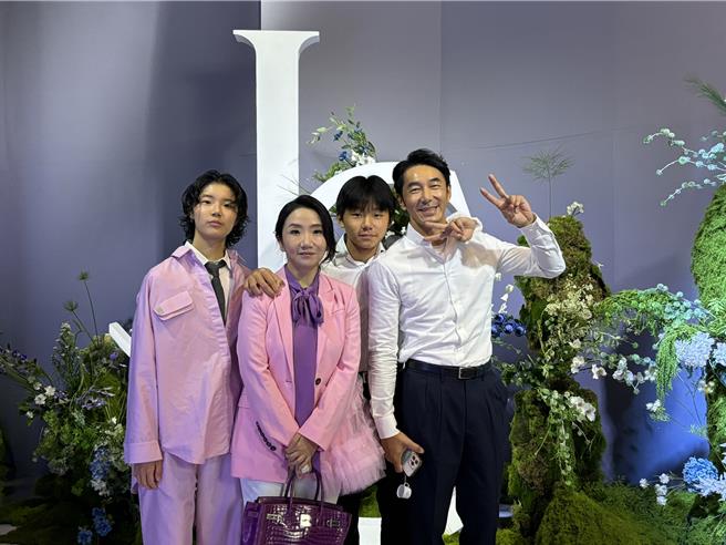 陶晶莹全家一同出席萧敬腾婚礼。（黄雯犀摄）