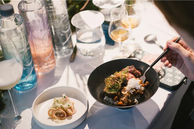 台灣鹼性水專家 NAYAQUA 耐雅格生技汲選台灣五岳之一的北大武聖山水脈之天然鹼性水，悉心調配出機能好水「YOI鹼性水」。（NAYAQUA提供）