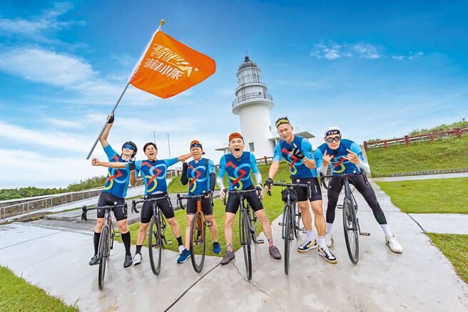 《骑吧！哈林小队》张庭瑚、柯有伦、卜学亮、庾澄庆、彭小刀、周予天。（摘自脸书）