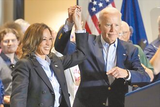 不滿被逼退 拜登暗扯賀後腿