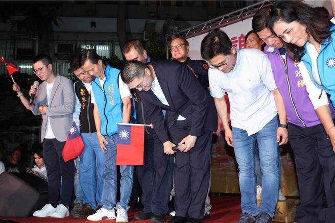 基隆市长谢国梁罢免投票结束，谢国梁平安过关，13日晚间率国民党籍议员共同感谢基隆市民的选择。（资料照，邓博仁摄）