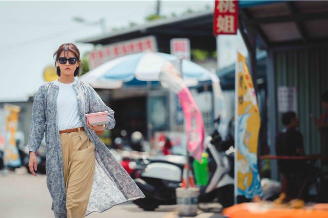 曾沛慈飾演理工天才，是主婦發明家。（鹿路電影提供）