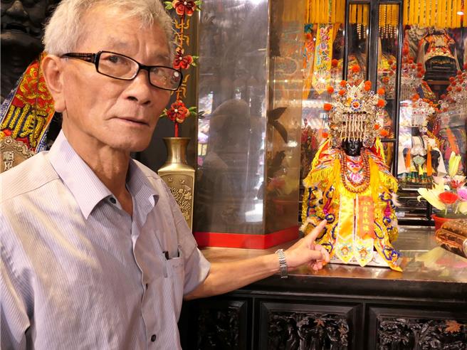 云林县北港朝天宫妈祖灵验，许姓男子竟把歪脑筋动到妈祖神尊上，本月9日向朝天宫迎请1尊妈祖神尊，隔天即PO网拍卖，14日朝天宫表示妈祖慈悲为怀，庙方并没有报警，提醒各宫庙不要受骗。（张朝欣摄）