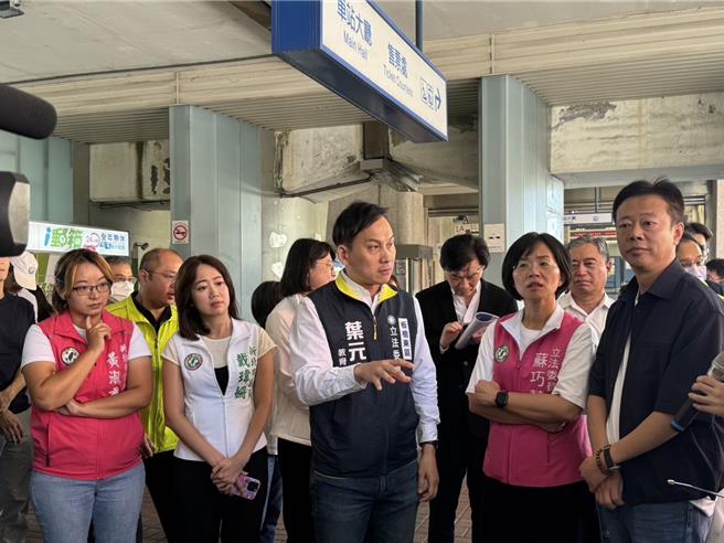 颱風山陀兒造成新北市金山等區災情嚴重，國民黨新北市議員江怡臻批評中央治水經費只給新北3％、賴清德總統勘災是消費災情。立法委員蘇巧慧今（14）日在前往浮州車站考察時說，新北提的治水預算案每一個案子幾乎都過，「我想到底中央有沒有幫忙新北市，今天的會勘過程大家可以看得很清楚。」（柯毓庭攝）