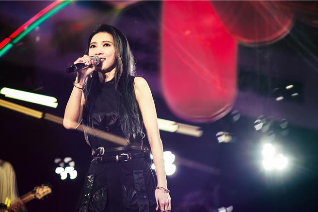 戴佩妮13日登上「2024 Takao Rock 打狗祭」海風舞台壓軸開唱。（妮樂佛提供）