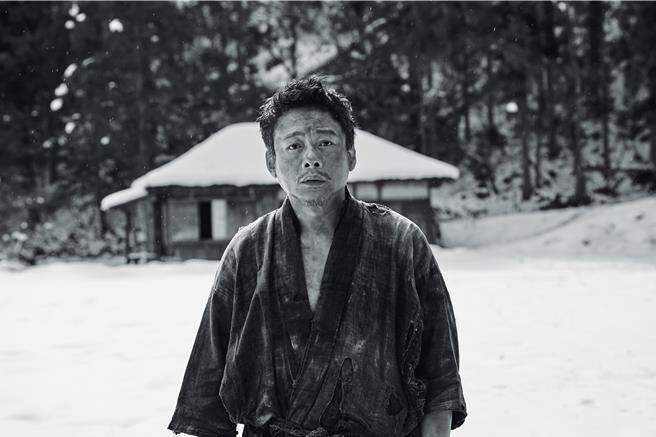 李康生《黑之牛》挑大梁，首當日片男主角。（光年映畫提供）