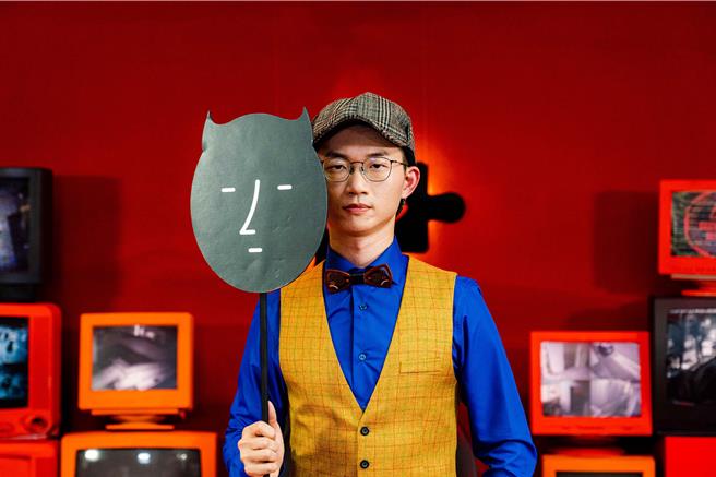 视网膜担任《成仁高中侦探社》主持人。（小公视提供）