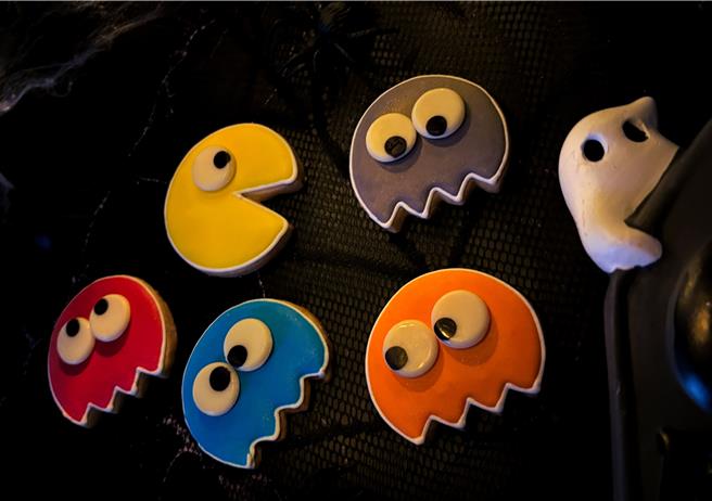 小精靈餅乾，以吃豆小精靈造型經典呈現，入口後奶香四溢的手工餅乾。（麗緻餐旅集團提供／吳娮翎台北傳真） 