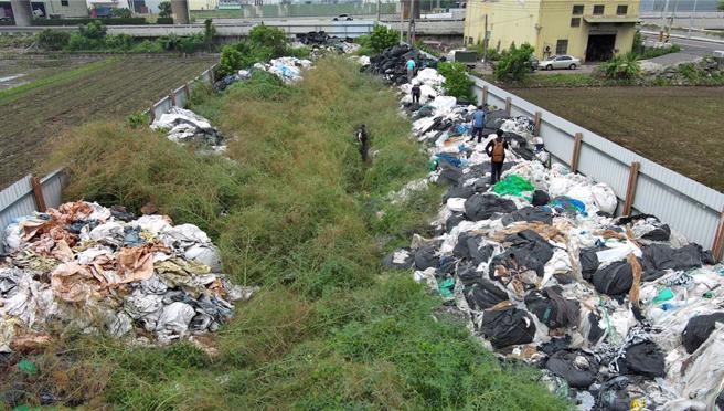 台湾每年进口24.4万吨废塑胶，回收率不到3成，环团吁政府改善。（示意图／警方提供）