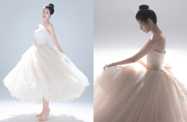 翁虹的晒出女儿17岁的成年礼写真照。（图／翁虹微博）