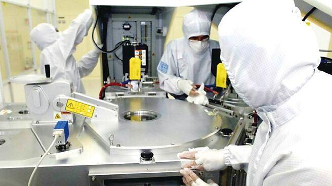 扇出型面板級封裝（FOPLP）熱，華宏、山太士等光學膜廠也跟進布局。圖／美聯社