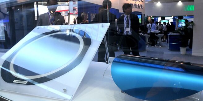 家登第三季进入旺季，全球光罩暨晶圆产品出货畅旺，法人预估，第四季业绩有望续扬，全年挑战连续三年赚进逾一股本。图／本报资料照片