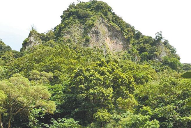 新北市汐止區八連里車坪寮、白雲里康誥坑及五股區觀音里觀音山被列為特定水土保持區，因近3年無重大土砂災害發生，農業局擬定廢止計畫，已由農業部核准公告廢止在案。（新北市農業局提供／高鈞麟新北傳真）