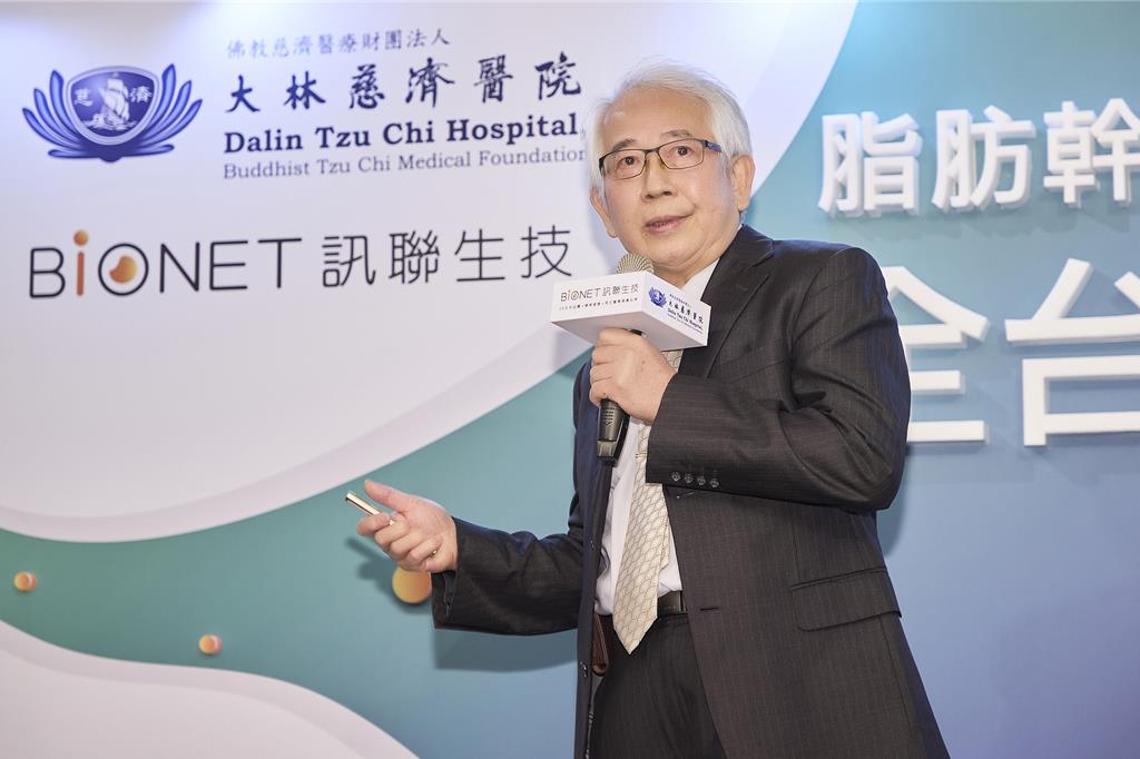 大林慈濟醫院關節中心醫師呂紹睿表示，主流的觀念認為退化性關節炎成因不明、退化無法阻止、只能減輕疼痛、軟骨無法再生，也無法治癒，但這些都是錯誤的。（訊聯生技提供／林周義台北傳真）