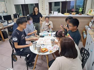 教育部表揚卓越特教人員 4輔導人員逾10年助學生成長