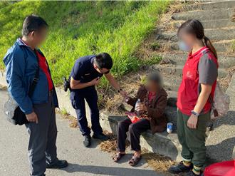 台中8旬失智老婦迷途9小時 機智警靠1關鍵字找到她家