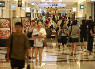 收入多少才有能力逛百貨公司？一票人悲喊：年薪百萬也不敢逛