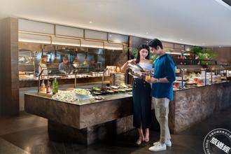 台北新板希爾頓6週年慶 住房可參加抽獎、餐飲4人同行、1人免費