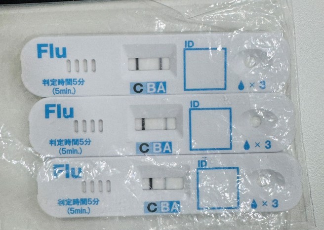 耳鼻喉科醫師張弘表示，10月開始幾乎每天都篩出流感陽性患者，昨夜診3小時就揪出3位流感陽性患者。（圖／醫師張弘授權提供）
