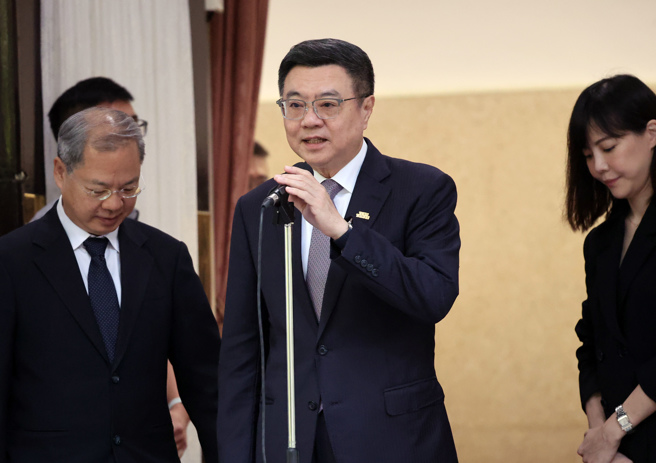 行政院长卓荣泰（中）15日前往立法院备询。（姚志平摄）