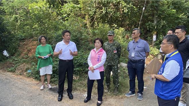 立委楊瓊瓔到場協調。（李京昇攝）