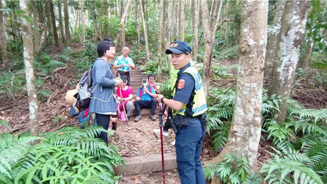 员警获报到场救援。（民眾提供／李京升台中传真）