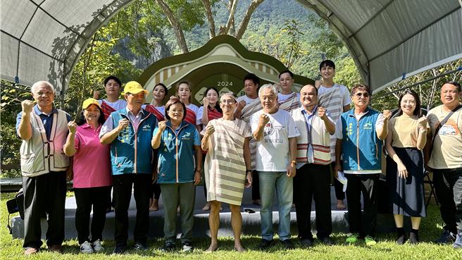 太鲁阁国家公园管理处11月9日举办峡谷音乐节，这次也结合部落社区，现场有市集文化，建议游客音乐会后，还可到附近社区来趟小旅行。（太管处提供／王志伟花莲传真）