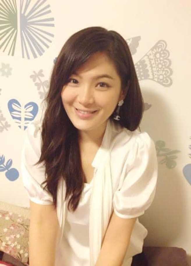 陳沂嫩照清純模樣，被網友誇讚神似林熙蕾、江祖平。（圖／翻攝自陳沂 臉書）