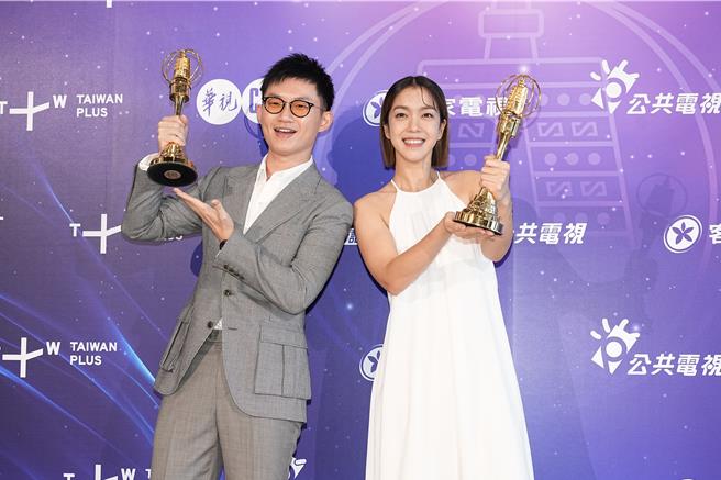 視網膜（陳子見）、大霈（李霈瑜）以節目《哈囉！ 你給問嗎？》入圍生活風格節目主持人。（羅永銘攝）