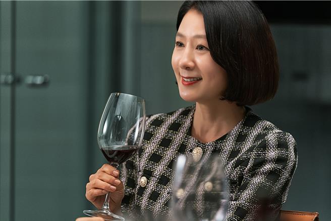 金喜爱与薛景求、张东健等人合作，在电影中大飙演技。（图／网银国际影视提供）