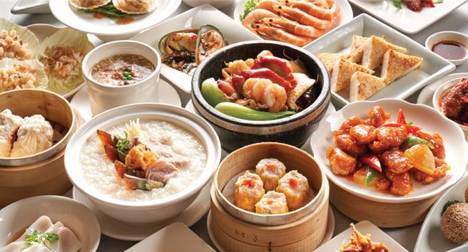 「珍珠坊」旅展推出超值「港點粵菜任你選餐券」，主廚特選60道精選招牌料理吃到飽，旅展價1150元，買10贈1，折後每張1045元。（圖／台北福華大飯店）