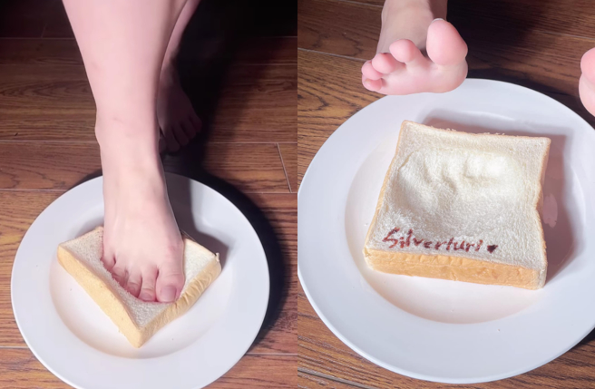 一名女Coser在成人动漫展贩售「脚踩吐司」掀起讨论。（图／翻摄当事人脸书）