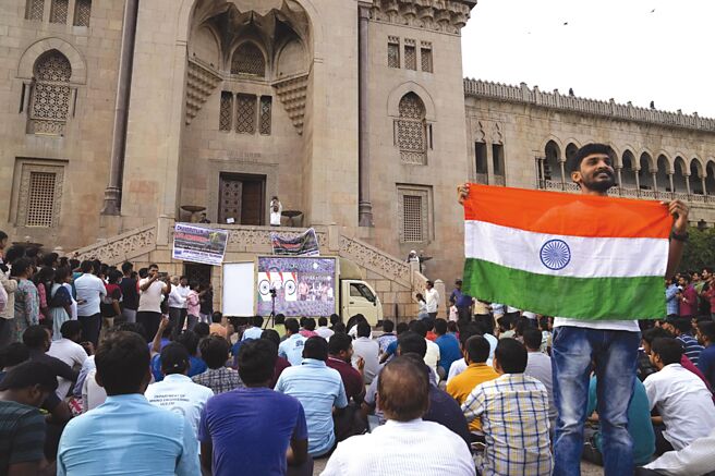 市場研判印度最快可能在12月就會啟動降息，有望吸引資金進一步流入印股。圖／美聯社