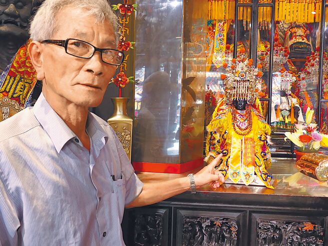 北港朝天宮媽祖靈驗，許姓男子把歪腦筋動到媽祖神尊，請回1尊媽祖神尊，隔天PO網拍賣。朝天宮祭祀組長紀仁智14日表示，廟方沒有報警，3天後媽祖就神奇返廟。（張朝欣攝）