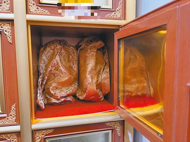 新北市现有中和纳骨堂、树林生命纪念馆、三峡生命纪念馆、土城公有灵恩纳骨塔、新庄生命纪念馆、五股孝恩纳骨堂、八里慈恩纳骨塔及淡水圣贤祠等8座公有纳骨塔施行「1柜多罐」。（新北市民政局提供／高钧麟新北传真）