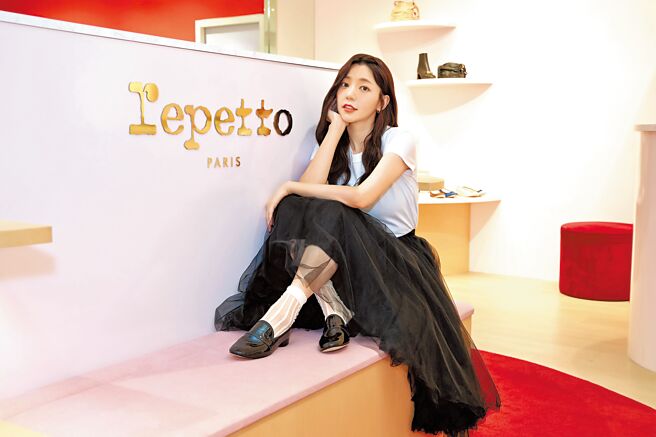 郭雪芙14日出席精品鞋履品牌活動，透露為金鐘獎頒獎典禮已瘦了3、4公斤。（品牌提供）