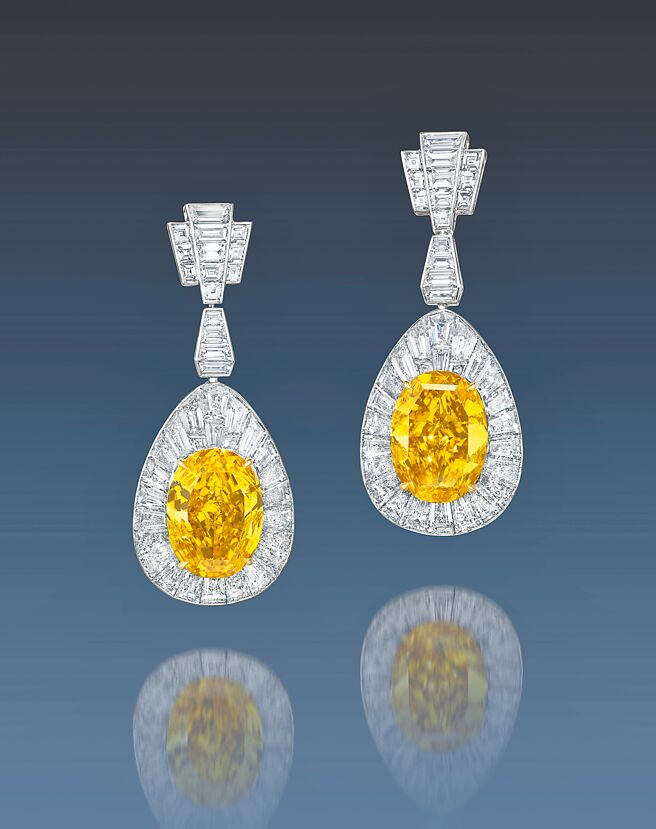 「The Oriental Sunrise」黃鑽耳環，估價在5000萬至8000萬港幣。（Christie’s提供）